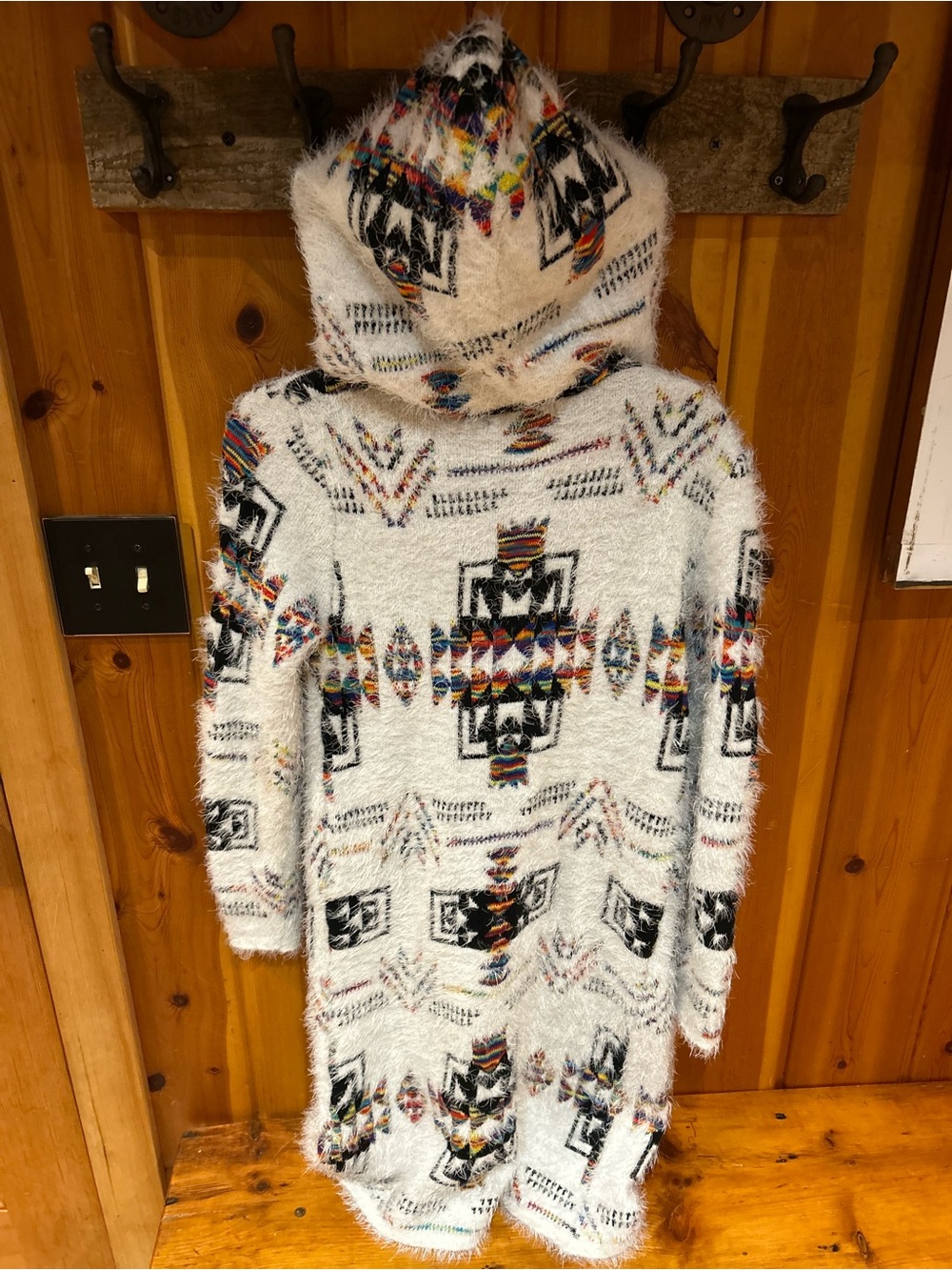 Cozy Open-Front Aztec-Print Cardigan Sweater - White - Picture 5 of 5